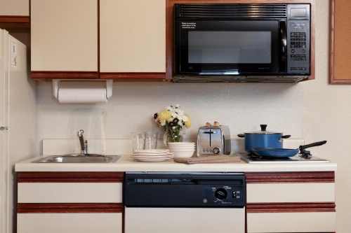 MCM Elegante Suites image 20