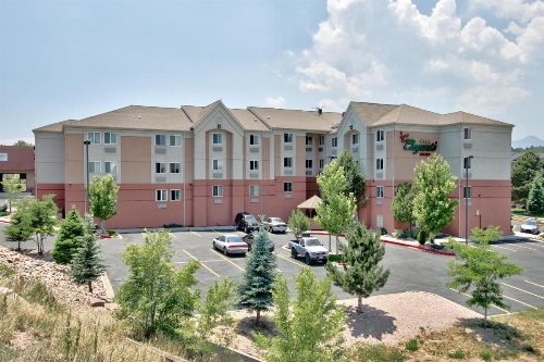 MCM Elegante Suites image 7